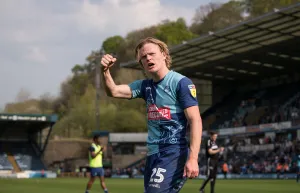 : Alex Samuel in Action: Wycombe Wanderers vs Walsall, 22/04/19