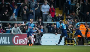 Trending: Craig Mackail-Smith's Euphoric Goal Celebration vs Scunthorpe United (2018)