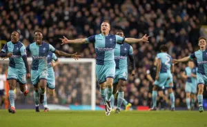 Trending: Garry Thompson celebrates at Tottenham