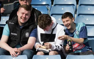 : Oxford United v Wycombe Wanderers Sky Bet League 1 30 / 03 / 2019