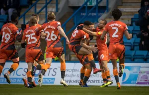 Celebration Photos 2018/19 Prints: Wycombe Wanderers: Triumphant Celebration Against Gillingham (2018/19)